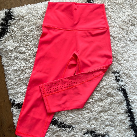 Aerie Cropped Workout Leggings - Picture 1 of 13